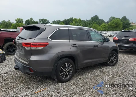 2018 Toyota Highlander Se z USA, uszkodzony, nr VIN 5TDJZRFH2JS869807